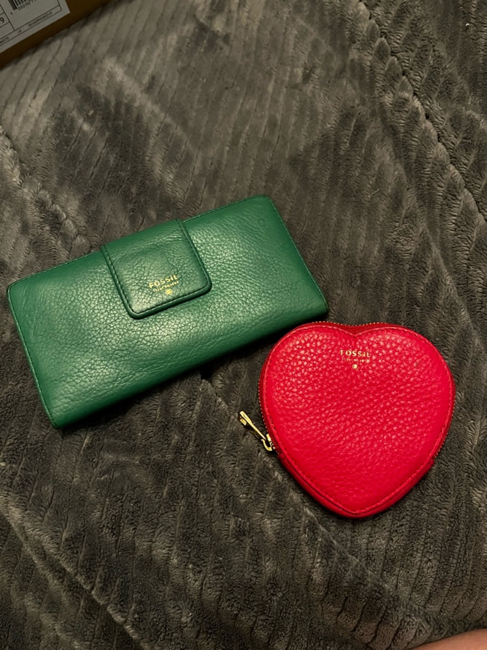 Fossil Green Leather Wallet & Pink Heart Coin Pouch Set